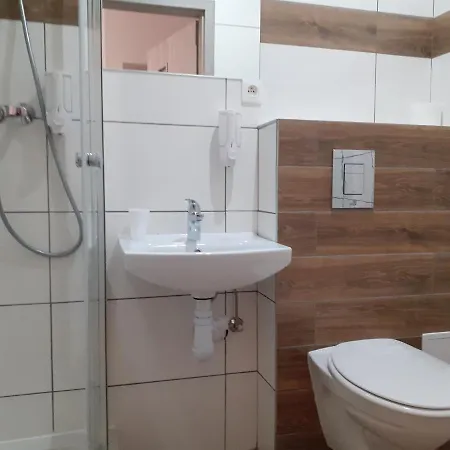 Quarto em Acomodações Particulares Goscinne *