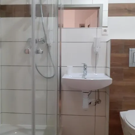 Goscinne Quarto em Acomodações Particulares *